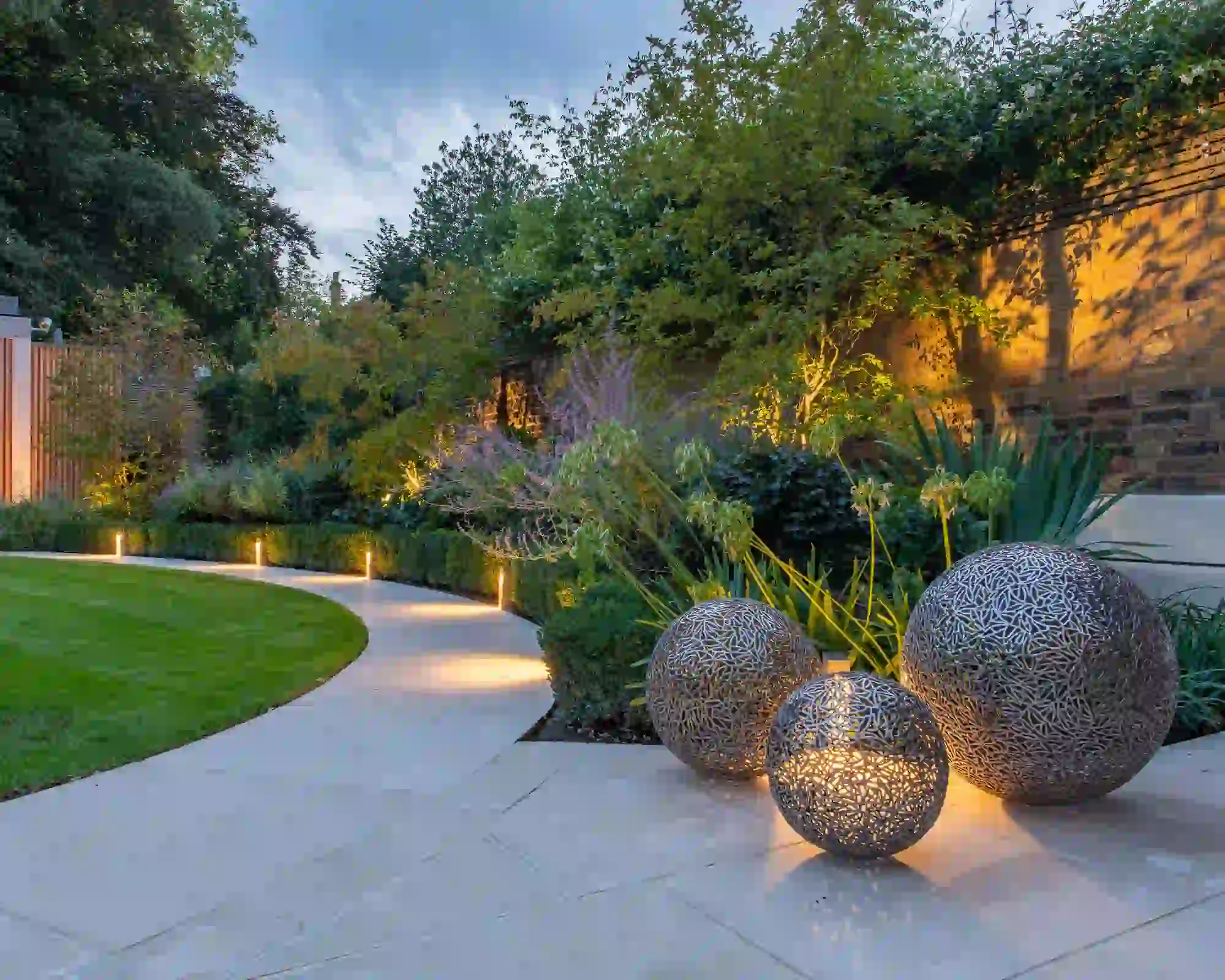 Stunning Garden and Landscape Lighting