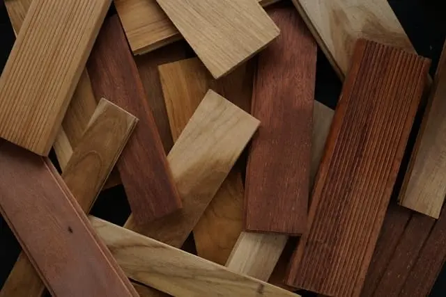 Different-types-of-wood-flooring-samples-displayed-side-by-side-for-comparison-